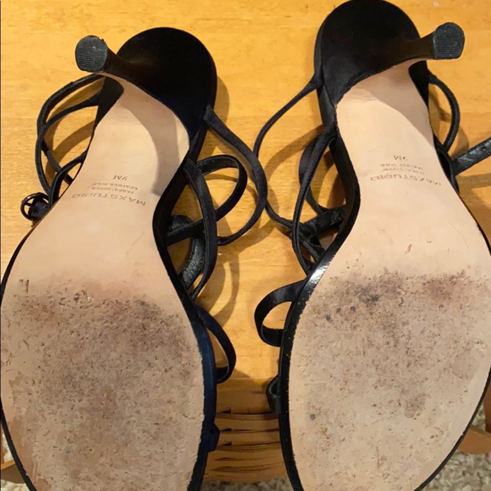 Black heels - Picture 4 of 4